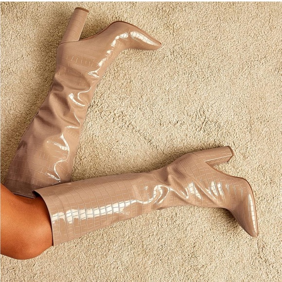 Crocodile Embossed Chunky Heeled Classic Boots size 8 - Picture 9 of 11